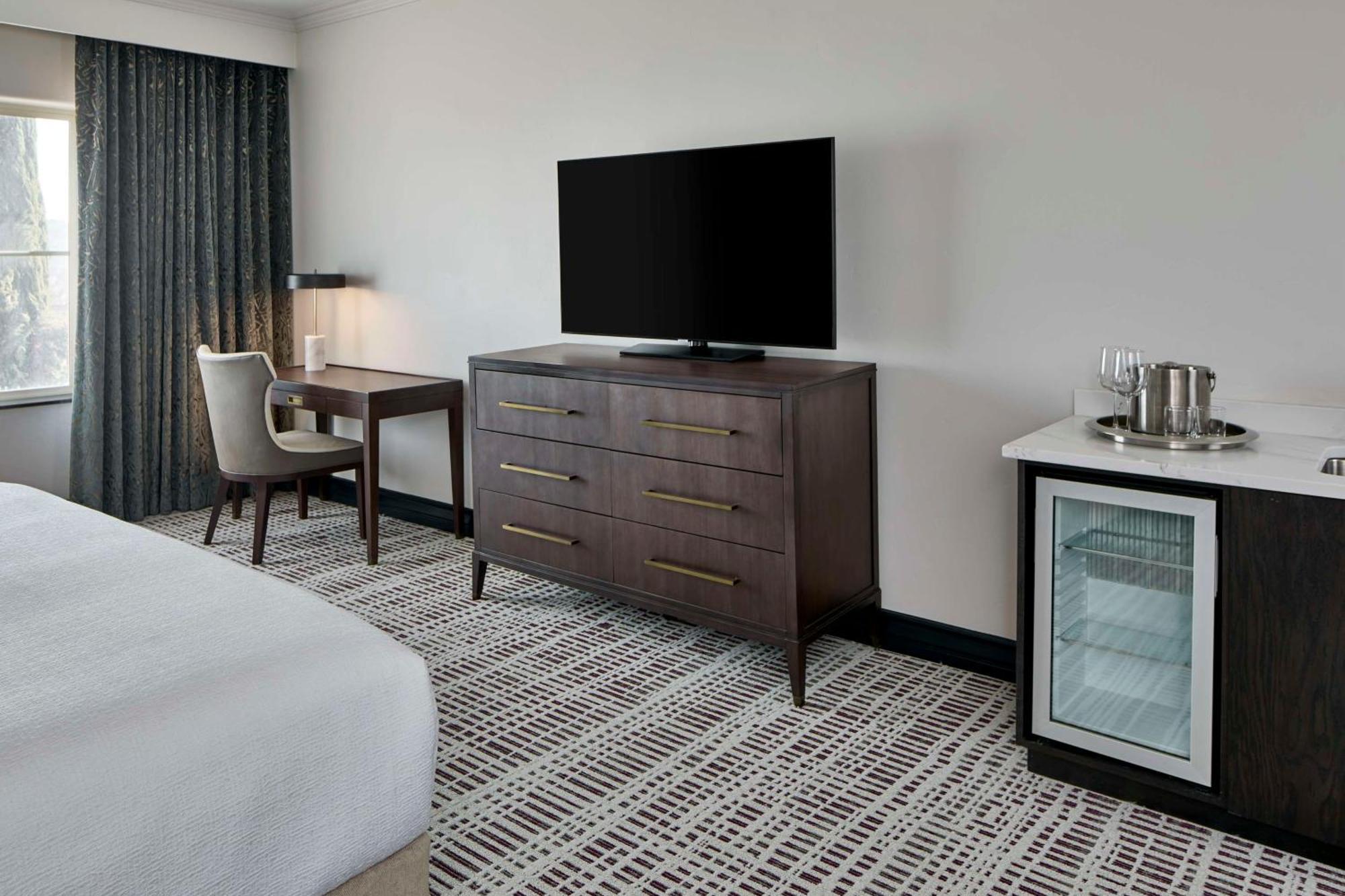 Bellasera Hotel & Suites Paso Robles, Tapestry By Hilton Exterior photo