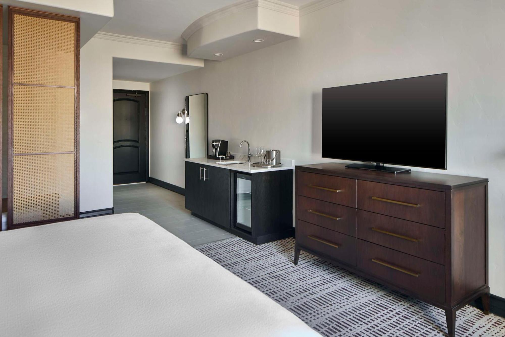 Bellasera Hotel & Suites Paso Robles, Tapestry By Hilton Exterior photo