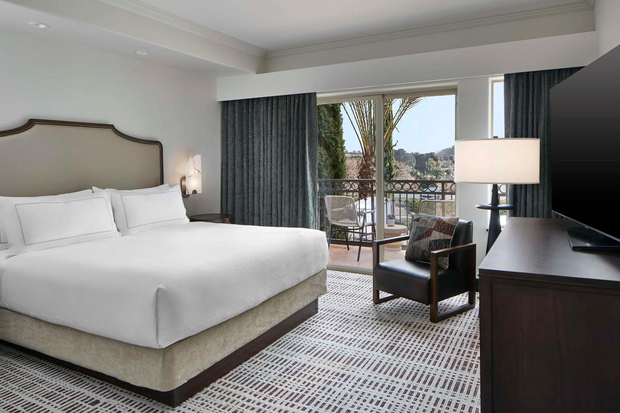 Bellasera Hotel & Suites Paso Robles, Tapestry By Hilton Exterior photo