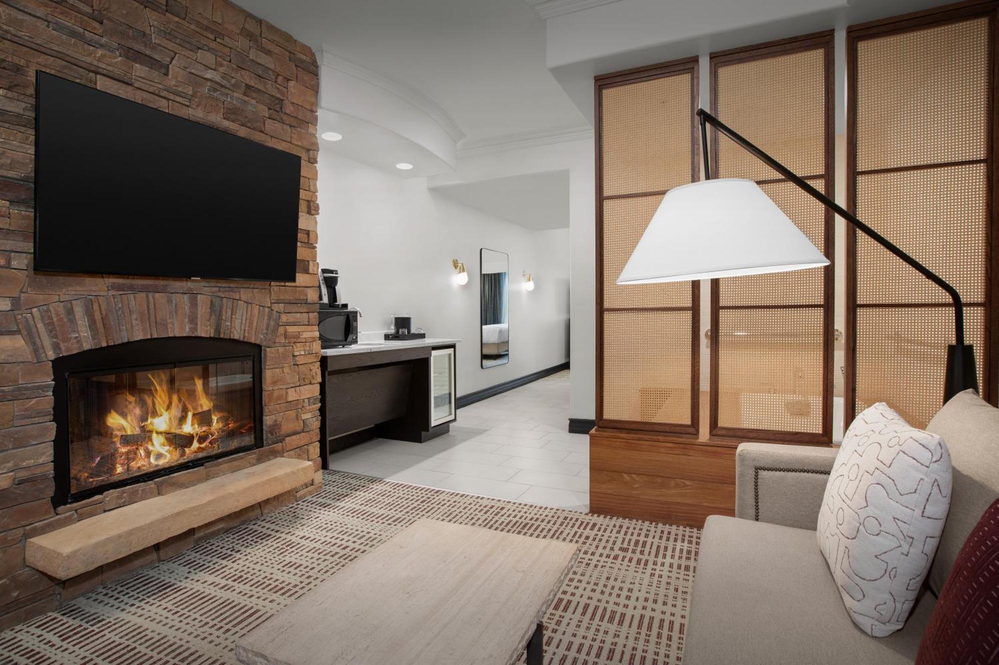 Bellasera Hotel & Suites Paso Robles, Tapestry By Hilton Exterior photo